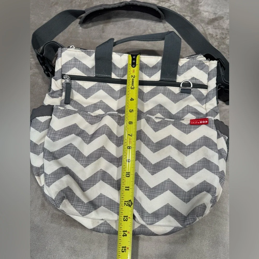 Skip Hop Baby Bag in Gray and White